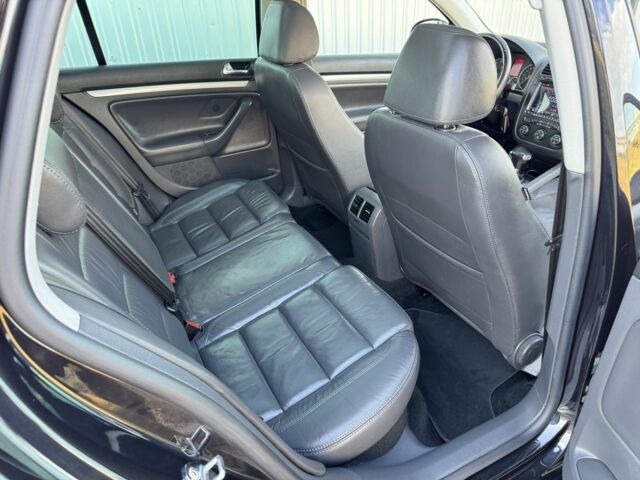 Черный Фольксваген Гольф, объемом двигателя 1.4 л и пробегом 190 тыс. км за 7950 $, фото 14 на Automoto.ua