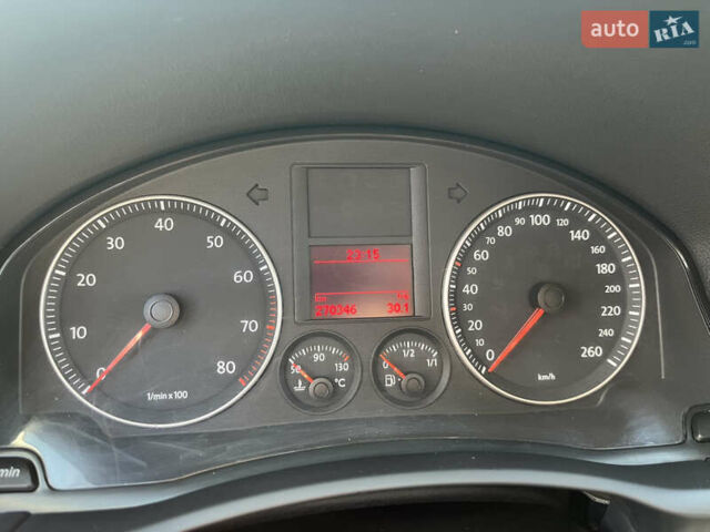 Черный Фольксваген Гольф, объемом двигателя 1.4 л и пробегом 271 тыс. км за 5850 $, фото 30 на Automoto.ua