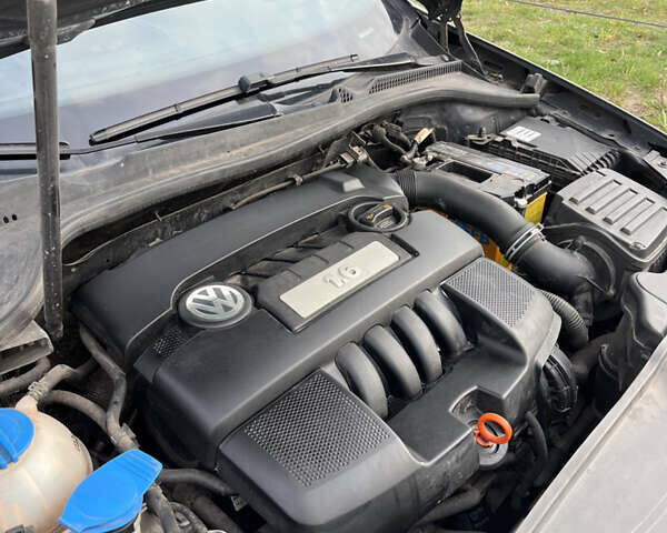 Черный Фольксваген Гольф, объемом двигателя 1.6 л и пробегом 260 тыс. км за 6450 $, фото 36 на Automoto.ua