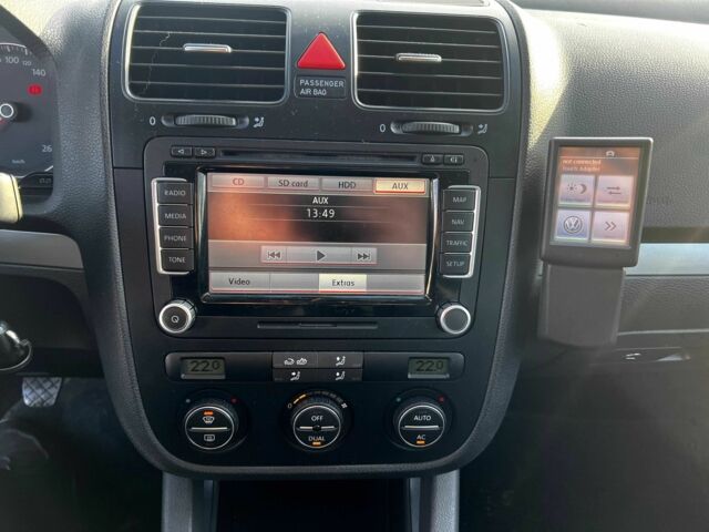 Черный Фольксваген Гольф, объемом двигателя 1.4 л и пробегом 248 тыс. км за 6500 $, фото 12 на Automoto.ua