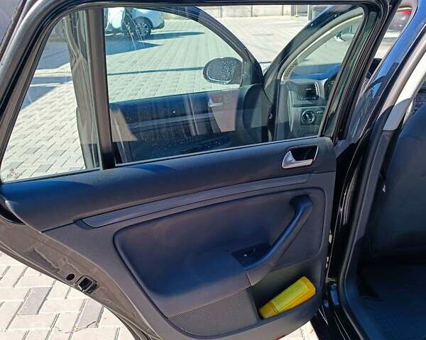 Черный Фольксваген Гольф, объемом двигателя 1.6 л и пробегом 224 тыс. км за 5200 $, фото 23 на Automoto.ua