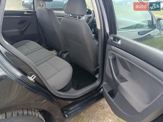 Черный Фольксваген Гольф, объемом двигателя 0 л и пробегом 131 тыс. км за 6500 $, фото 10 на Automoto.ua