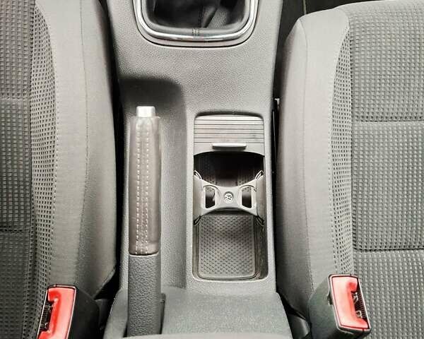 Черный Фольксваген Гольф, объемом двигателя 1.4 л и пробегом 223 тыс. км за 7350 $, фото 51 на Automoto.ua