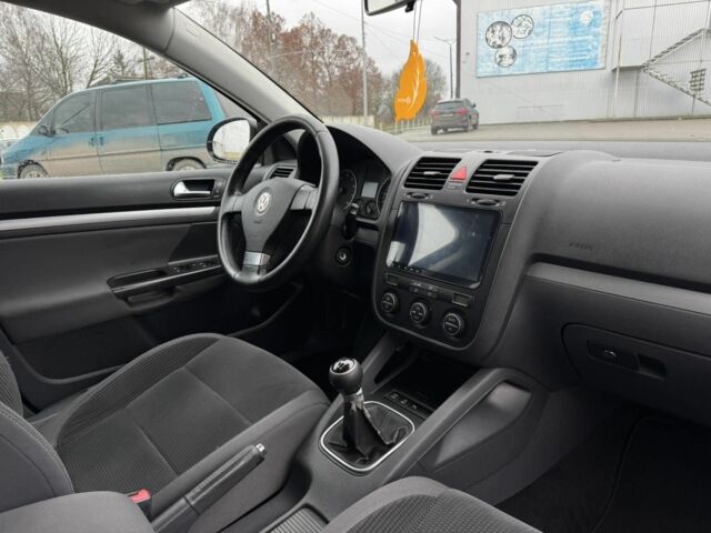 Черный Фольксваген Гольф, объемом двигателя 1.4 л и пробегом 231 тыс. км за 5950 $, фото 3 на Automoto.ua