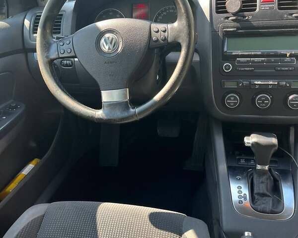 Черный Фольксваген Гольф, объемом двигателя 1.39 л и пробегом 260 тыс. км за 6500 $, фото 10 на Automoto.ua