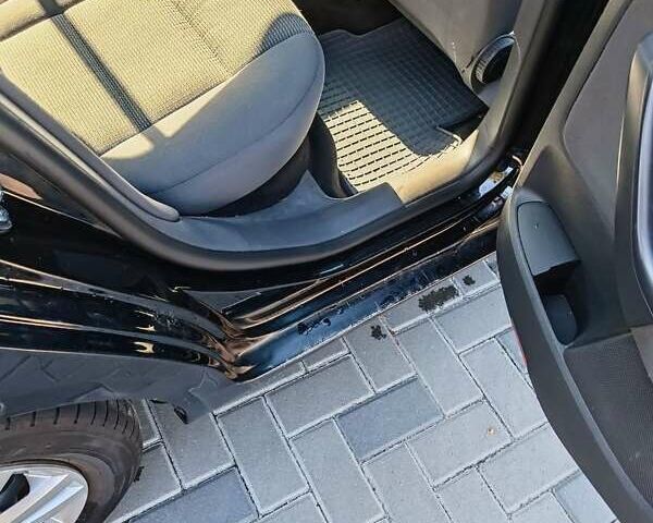 Черный Фольксваген Гольф, объемом двигателя 1.6 л и пробегом 224 тыс. км за 5200 $, фото 14 на Automoto.ua