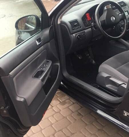 Черный Фольксваген Гольф, объемом двигателя 1.4 л и пробегом 190 тыс. км за 6450 $, фото 19 на Automoto.ua