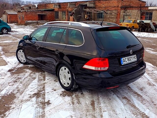 Черный Фольксваген Гольф, объемом двигателя 1.4 л и пробегом 202 тыс. км за 6400 $, фото 2 на Automoto.ua
