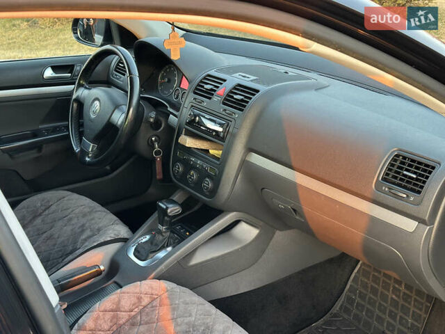 Чорний Фольксваген Гольф, об'ємом двигуна 1.39 л та пробігом 234 тис. км за 6800 $, фото 8 на Automoto.ua