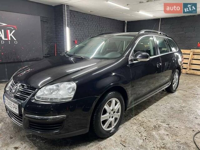 Черный Фольксваген Гольф, объемом двигателя 1.4 л и пробегом 211 тыс. км за 5350 $, фото 1 на Automoto.ua