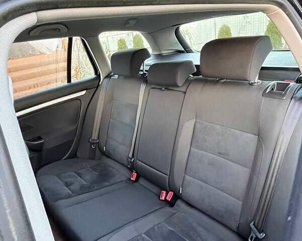 Черный Фольксваген Гольф, объемом двигателя 1.39 л и пробегом 220 тыс. км за 7200 $, фото 2 на Automoto.ua