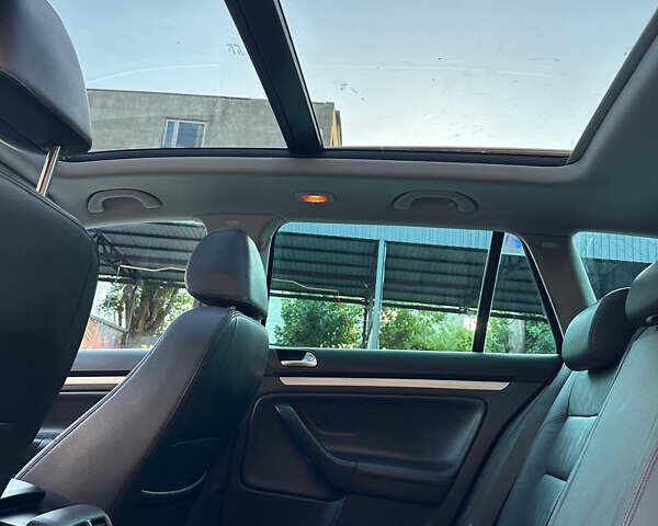 Черный Фольксваген Гольф, объемом двигателя 1.4 л и пробегом 148 тыс. км за 7800 $, фото 15 на Automoto.ua