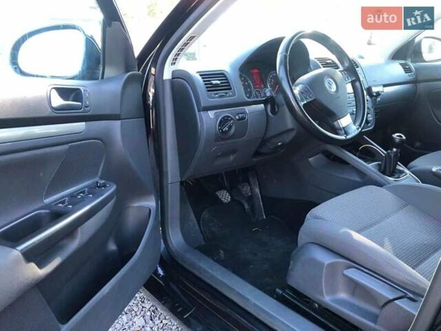 Черный Фольксваген Гольф, объемом двигателя 1.39 л и пробегом 246 тыс. км за 6600 $, фото 3 на Automoto.ua