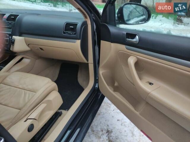 Черный Фольксваген Гольф, объемом двигателя 1.4 л и пробегом 207 тыс. км за 6600 $, фото 21 на Automoto.ua