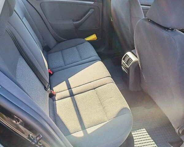 Черный Фольксваген Гольф, объемом двигателя 1.6 л и пробегом 224 тыс. км за 5200 $, фото 13 на Automoto.ua