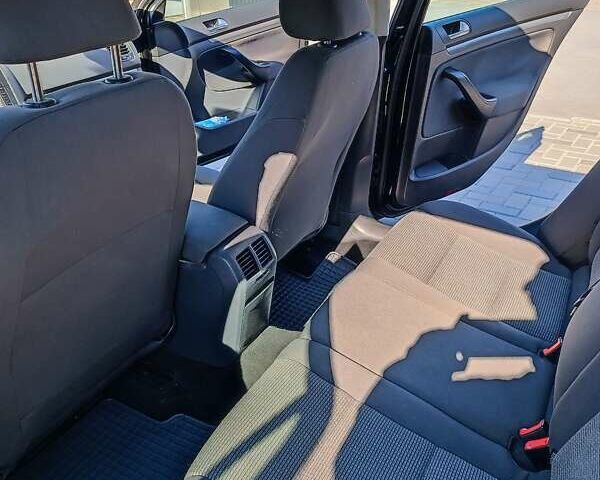 Черный Фольксваген Гольф, объемом двигателя 1.6 л и пробегом 224 тыс. км за 5200 $, фото 18 на Automoto.ua