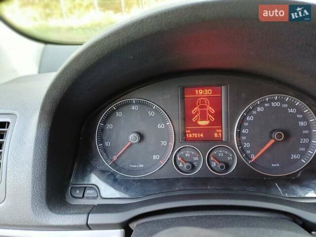 Черный Фольксваген Гольф, объемом двигателя 1.4 л и пробегом 187 тыс. км за 5811 $, фото 11 на Automoto.ua
