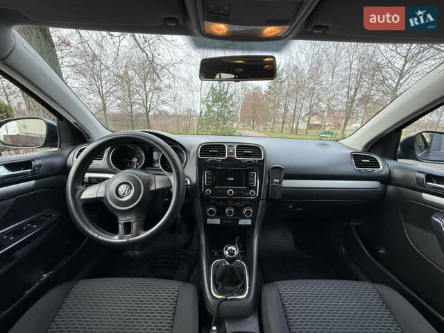 Черный Фольксваген Гольф, объемом двигателя 1.6 л и пробегом 364 тыс. км за 6500 $, фото 10 на Automoto.ua