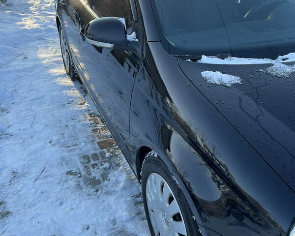 Чорний Фольксваген Гольф, об'ємом двигуна 1.6 л та пробігом 267 тис. км за 7500 $, фото 1 на Automoto.ua