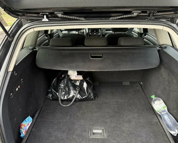 Черный Фольксваген Гольф, объемом двигателя 1.6 л и пробегом 364 тыс. км за 6500 $, фото 6 на Automoto.ua