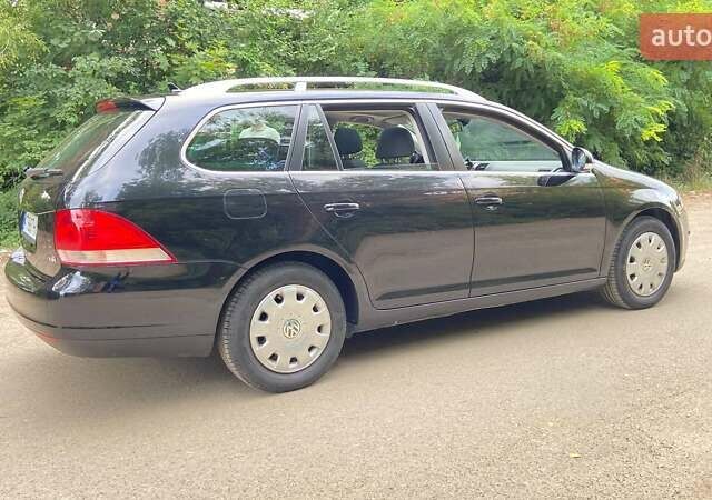 Черный Фольксваген Гольф, объемом двигателя 1.39 л и пробегом 282 тыс. км за 6800 $, фото 1 на Automoto.ua