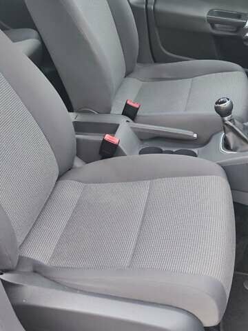 Чорний Фольксваген Гольф, об'ємом двигуна 1.6 л та пробігом 261 тис. км за 6800 $, фото 12 на Automoto.ua