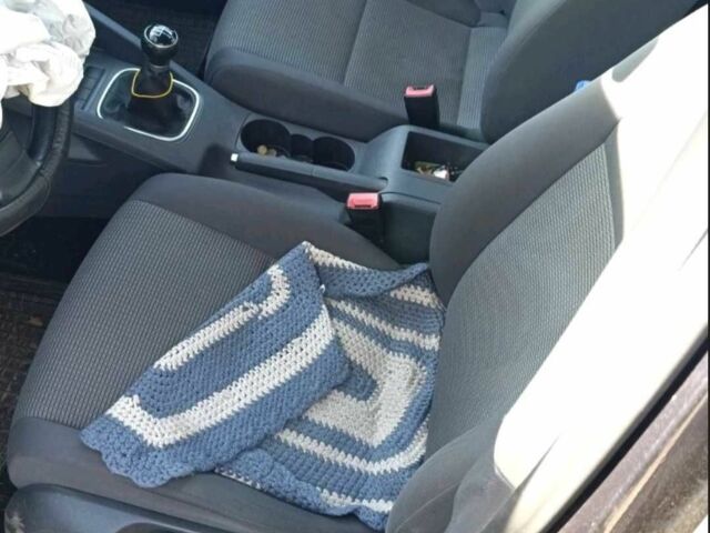 Черный Фольксваген Гольф, объемом двигателя 1.4 л и пробегом 176 тыс. км за 2350 $, фото 7 на Automoto.ua