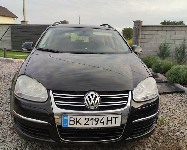 Чорний Фольксваген Гольф, об'ємом двигуна 1.4 л та пробігом 236 тис. км за 6200 $, фото 3 на Automoto.ua