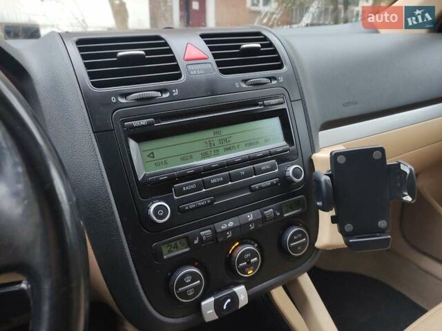 Черный Фольксваген Гольф, объемом двигателя 1.4 л и пробегом 207 тыс. км за 6600 $, фото 13 на Automoto.ua