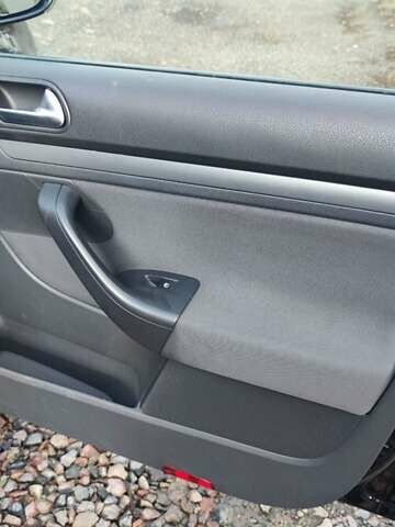 Чорний Фольксваген Гольф, об'ємом двигуна 1.6 л та пробігом 261 тис. км за 6800 $, фото 13 на Automoto.ua