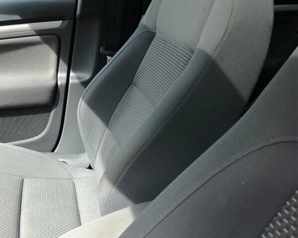 Чорний Фольксваген Гольф, об'ємом двигуна 1.4 л та пробігом 185 тис. км за 6700 $, фото 10 на Automoto.ua