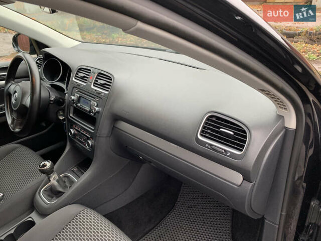 Черный Фольксваген Гольф, объемом двигателя 1.6 л и пробегом 239 тыс. км за 6999 $, фото 17 на Automoto.ua