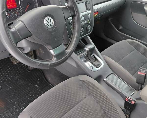 Черный Фольксваген Гольф, объемом двигателя 1.4 л и пробегом 175 тыс. км за 5700 $, фото 4 на Automoto.ua