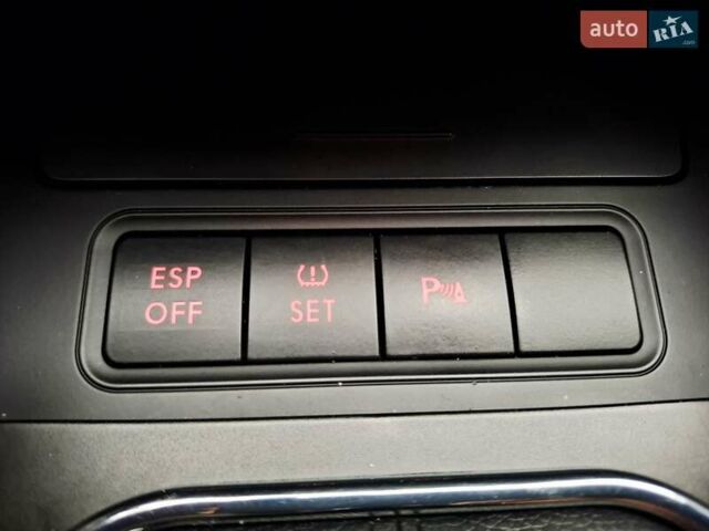 Черный Фольксваген Гольф, объемом двигателя 1.4 л и пробегом 223 тыс. км за 7350 $, фото 49 на Automoto.ua