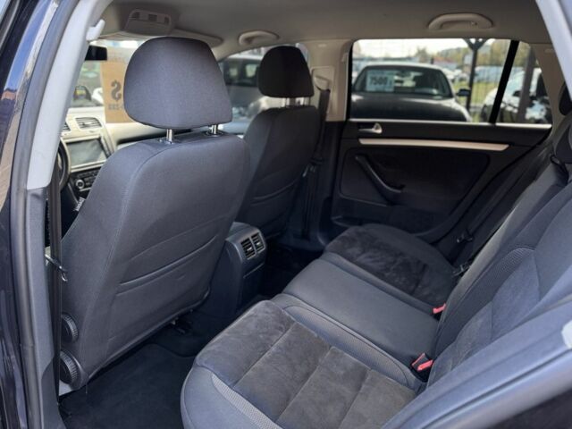 Черный Фольксваген Гольф, объемом двигателя 0 л и пробегом 214 тыс. км за 7550 $, фото 5 на Automoto.ua