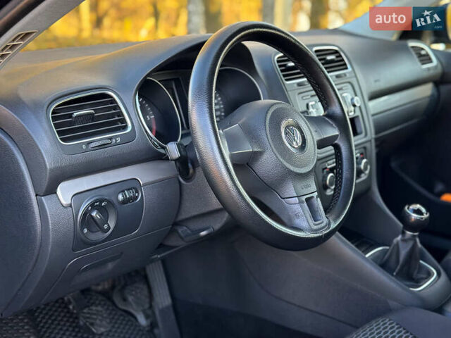 Фольксваген Гольф 2009 у Сумах на Automoto.ua Чорний Фольксваген Гольф, об'ємом двигуна 1.6 л та пробігом 238 тис. км за 6800 $, фото 55 на Automoto.ua