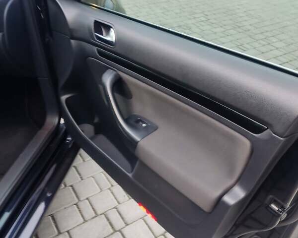 Черный Фольксваген Гольф, объемом двигателя 1.39 л и пробегом 166 тыс. км за 7200 $, фото 29 на Automoto.ua