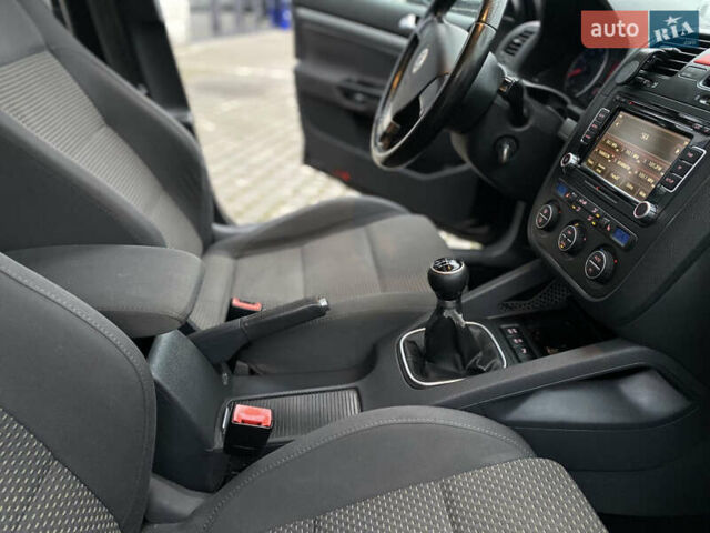 Черный Фольксваген Гольф, объемом двигателя 1.39 л и пробегом 312 тыс. км за 4899 $, фото 37 на Automoto.ua