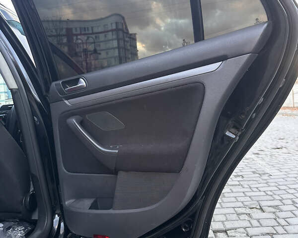 Черный Фольксваген Гольф, объемом двигателя 1.9 л и пробегом 263 тыс. км за 6200 $, фото 25 на Automoto.ua