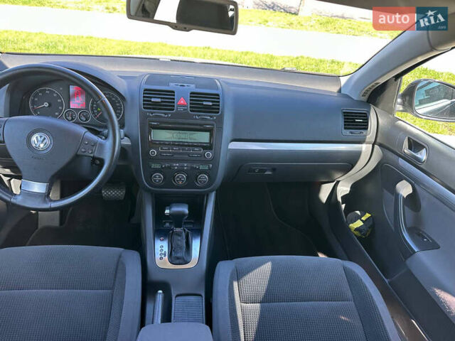 Черный Фольксваген Гольф, объемом двигателя 1.39 л и пробегом 242 тыс. км за 5990 $, фото 26 на Automoto.ua