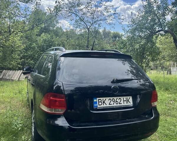 Черный Фольксваген Гольф, объемом двигателя 1.6 л и пробегом 280 тыс. км за 5300 $, фото 4 на Automoto.ua