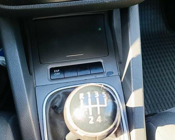 Черный Фольксваген Гольф, объемом двигателя 1.6 л и пробегом 224 тыс. км за 5200 $, фото 28 на Automoto.ua