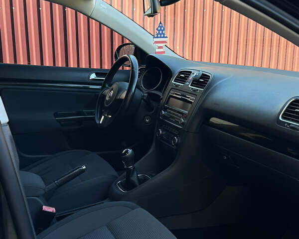 Черный Фольксваген Гольф, объемом двигателя 1.39 л и пробегом 190 тыс. км за 5850 $, фото 11 на Automoto.ua