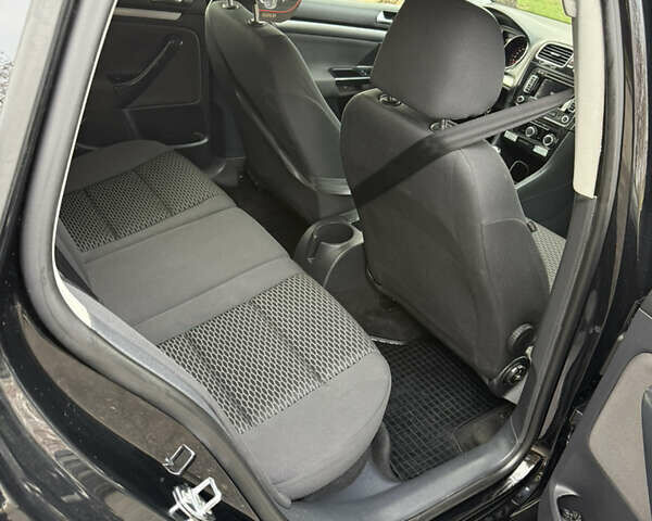 Черный Фольксваген Гольф, объемом двигателя 1.6 л и пробегом 364 тыс. км за 6500 $, фото 7 на Automoto.ua