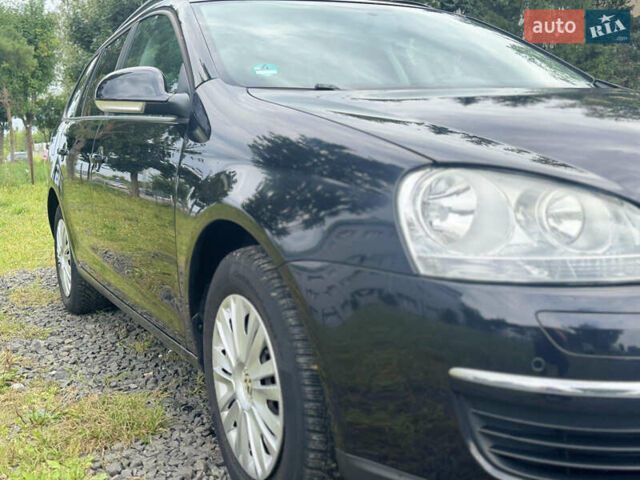 Черный Фольксваген Гольф, объемом двигателя 1.4 л и пробегом 214 тыс. км за 5700 $, фото 8 на Automoto.ua