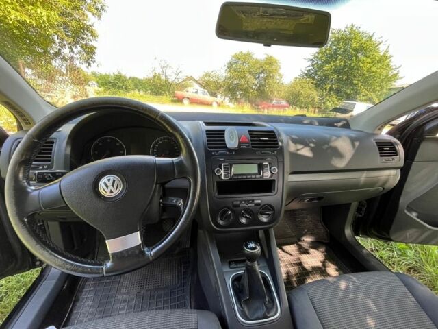 Черный Фольксваген Гольф, объемом двигателя 1.9 л и пробегом 275 тыс. км за 5500 $, фото 18 на Automoto.ua