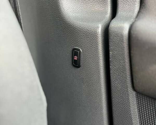 Черный Фольксваген Гольф, объемом двигателя 1.9 л и пробегом 280 тыс. км за 6500 $, фото 18 на Automoto.ua