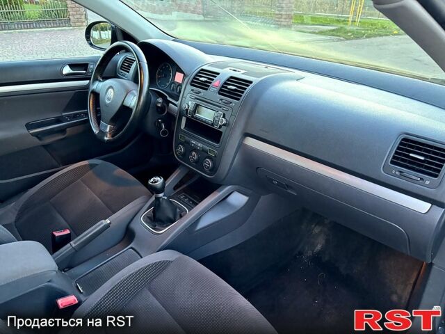 Черный Фольксваген Гольф, объемом двигателя 1.4 л и пробегом 192 тыс. км за 6950 $, фото 9 на Automoto.ua