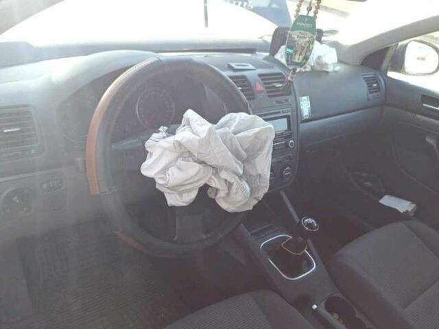 Черный Фольксваген Гольф, объемом двигателя 1.4 л и пробегом 176 тыс. км за 2350 $, фото 5 на Automoto.ua