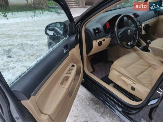 Черный Фольксваген Гольф, объемом двигателя 1.4 л и пробегом 207 тыс. км за 6600 $, фото 10 на Automoto.ua